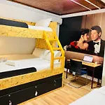 Rock School ,algarve Hostel Lagos