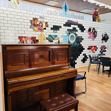 Rock School ,algarve Hostel Lagos