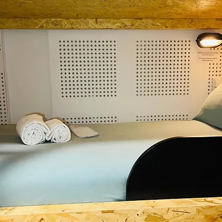 Hostel Rock School ,algarve