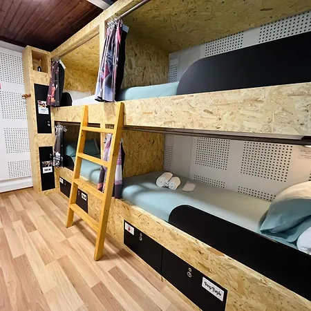 Rock School ,algarve Hostel Lagos
