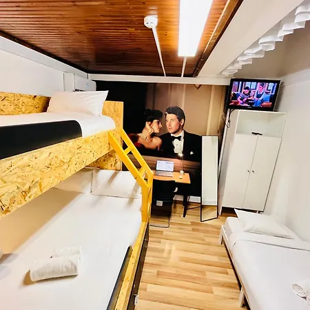 Ostello Rock School ,algarve