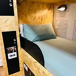 Rock School ,algarve Hostel *