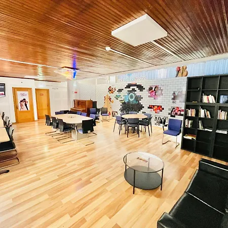 Albergue Rock School ,algarve *