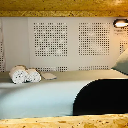 Hostel Rock School ,algarve
