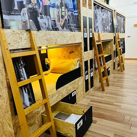 Rock School ,algarve Albergue