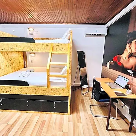Hostel Rock School ,algarve
