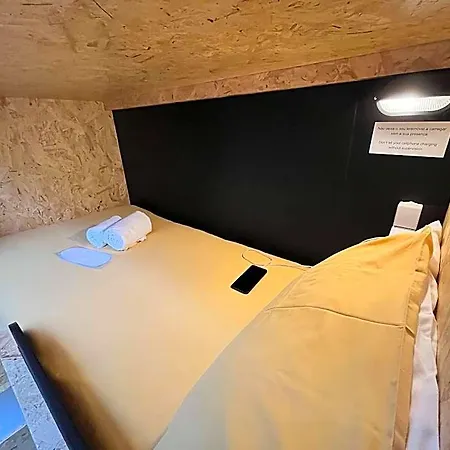 Hostel Rock School ,algarve