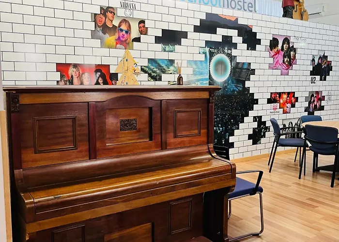 Rock School ,algarve Ostello Lagos