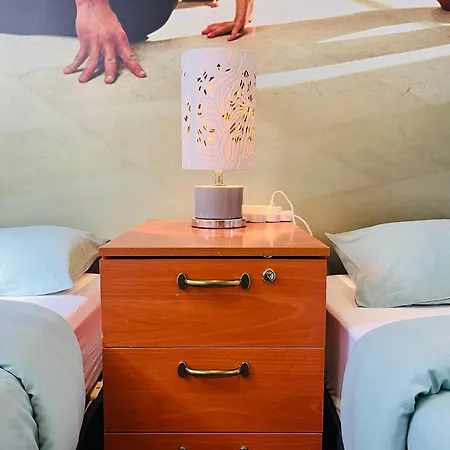 Хостел Rock School ,algarve Лагуш