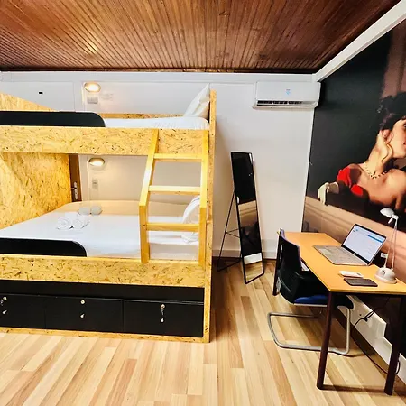 Hostel Rock School ,algarve