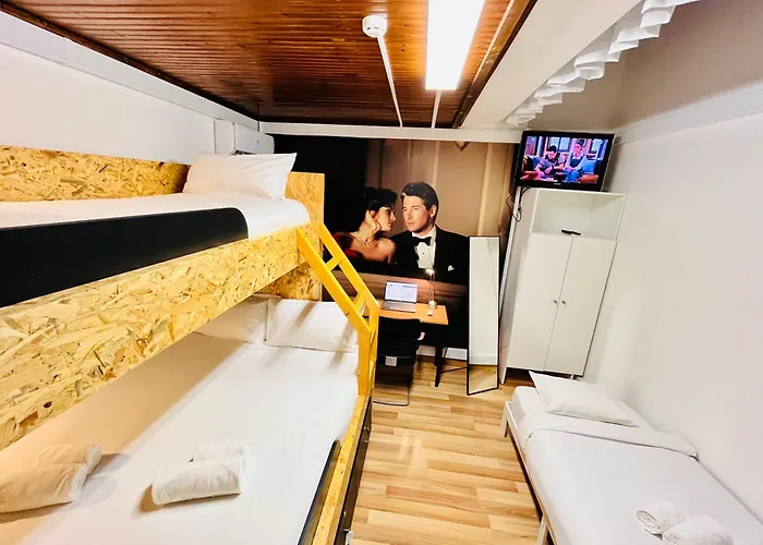 Hostel Rock School ,algarve